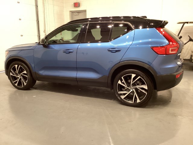Used 2021 Volvo XC40 T5 R-Design w/ Climate Package AWD/4WD image 4