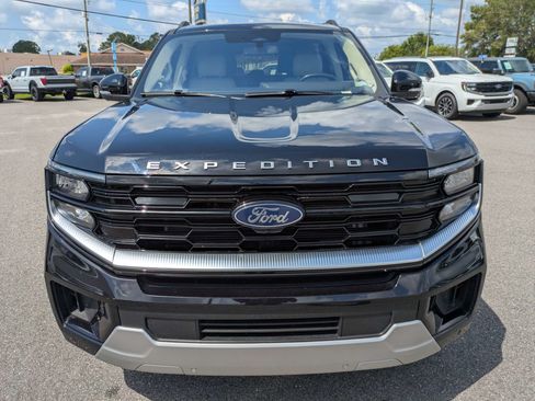 Used 2025 Ford Expedition Platinum AWD/4WD image 9