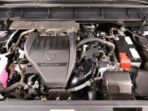 Used 2024 Toyota Highlander XLE AWD/4WD image 21