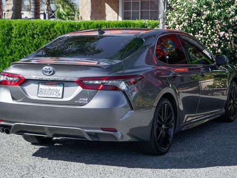 Used 2021 Toyota Camry XSE w/ Navigation Upgrade Package image 9