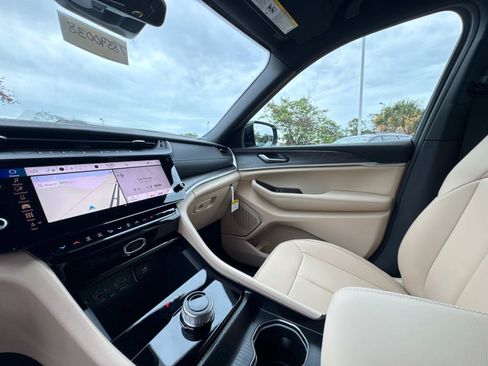 New 2026 Jeep Grand Cherokee L Limited RWD image 27