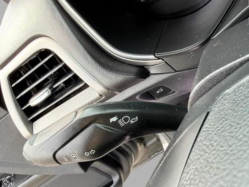 Used 2019 Ford Fusion SE image 18