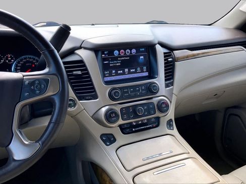 Used 2017 GMC Yukon Denali RWD image 7