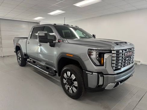 New 2026 GMC Sierra 3500 Denali w/ Denali Reserve Package image 3
