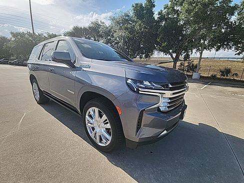 Used 2021 Chevrolet Tahoe High Country w/ Premium Package AWD/4WD image 1
