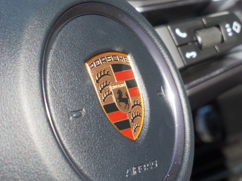 New 2026 Porsche Macan AWD/4WD image 4