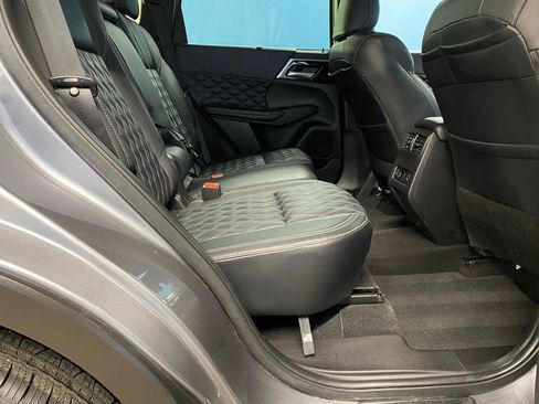 Used 2023 Mitsubishi Outlander SEL image 46