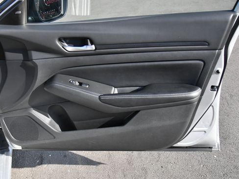 Used 2024 Nissan Altima 2.5 SV image 38