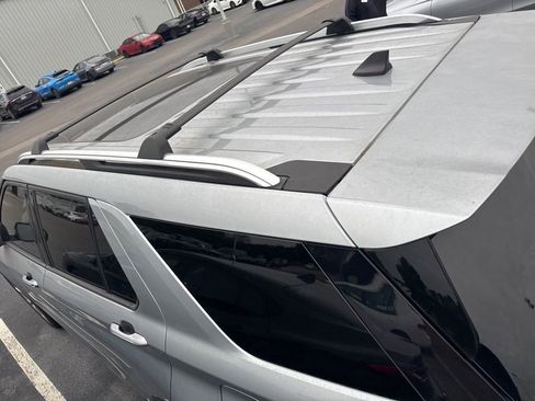 Used 2023 Ford Explorer Platinum w/ Technology Package image 5