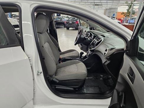 Used 2019 Chevrolet Sonic LT FWD image 31