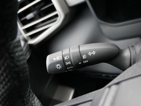 Used 2026 Toyota Tundra Limited AWD/4WD image 33