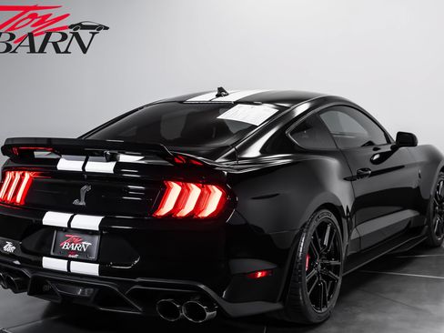 Used 2021 Ford Mustang Shelby GT500 w/ Technology Package RWD image 5