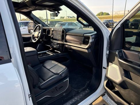 Used 2026 Ford F350 Platinum w/ FX4 Off-Road Package AWD/4WD image 13