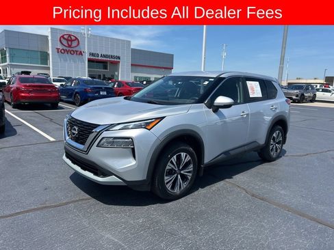 Used 2022 Nissan Rogue SV FWD image 1