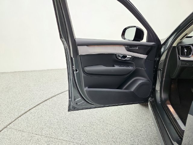 New 2027 Volvo XC90 B6 Ultra AWD/4WD image 27