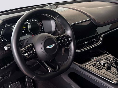 Used 2025 Aston Martin DBX 707 image 27