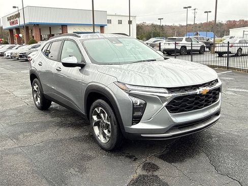 New 2026 Chevrolet Trax LT w/ Driver Confidence Package image 4
