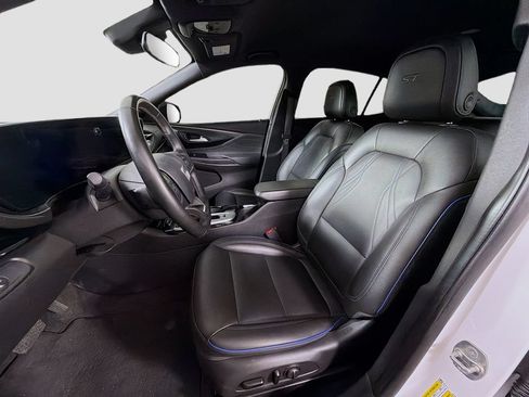 Used 2024 Buick Envista Sport Touring w/ Convenience I Package FWD image 12