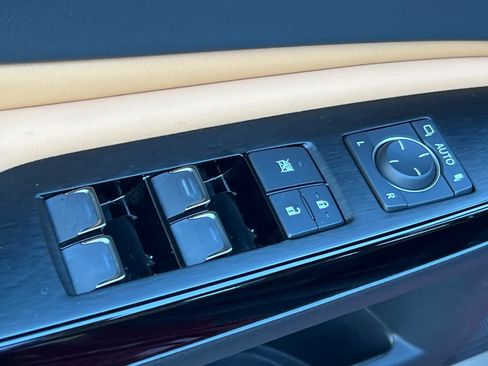 Certified 2024 Lexus ES 350 w/ Premium Package FWD image 13