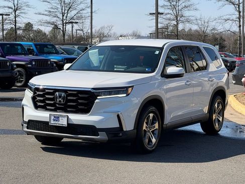 Used 2025 Honda Pilot EX-L image 3