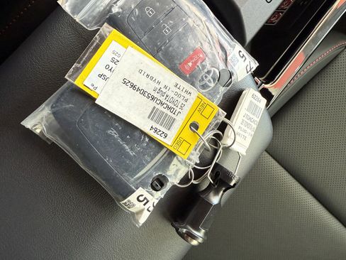 Certified 2025 Toyota Prius Plug-In Hybrid image 35