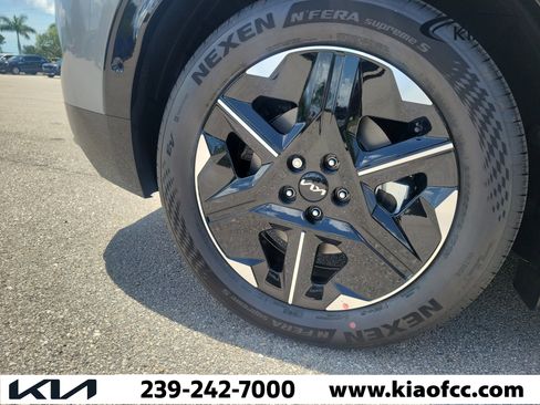 New 2026 Kia EV6 Wind RWD image 9