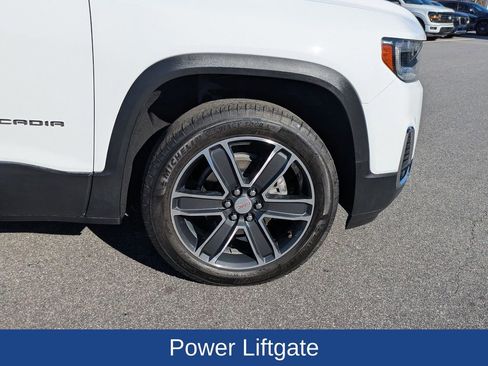 Used 2023 GMC Acadia SLT w/ Preferred Package image 11