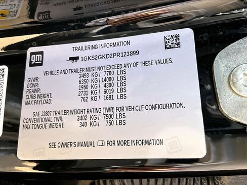 Used 2023 GMC Yukon XL SLT AWD/4WD image 36