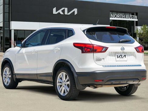 Used 2018 Nissan Rogue Sport S w/ S Appearance Package FWD image 4