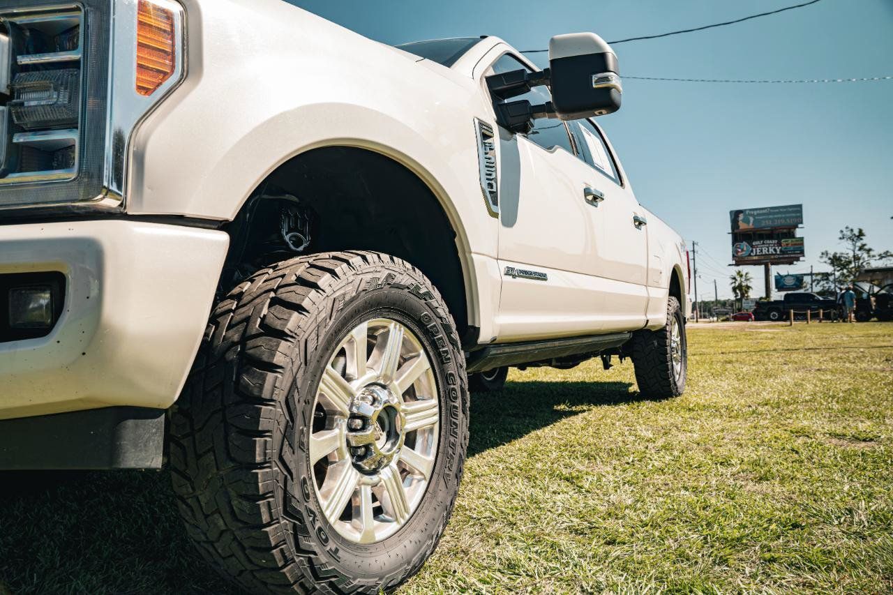 Used 2019 Ford F250 Limited w/ FX4 Off-Road Package AWD/4WD image 14