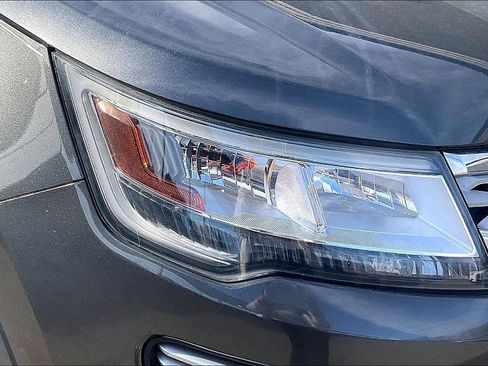 Used 2019 Ford Explorer XLT FWD image 32