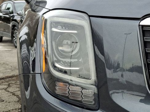 Used 2022 Kia Telluride LX image 29