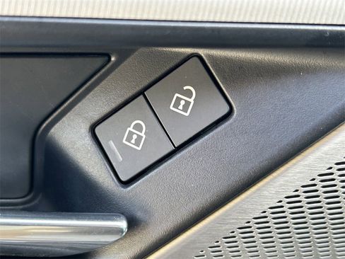 Used 2024 Jaguar F-PACE R-Dynamic S image 26