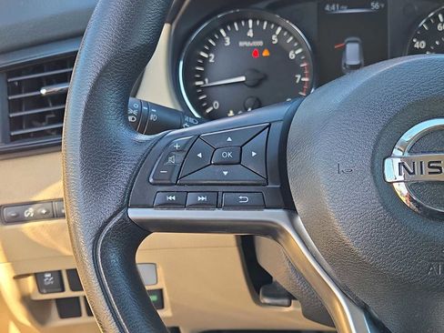 Used 2017 Nissan Rogue S image 26