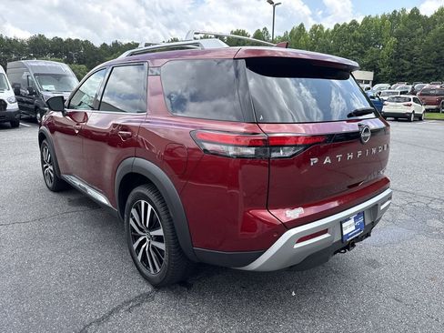 Used 2023 Nissan Pathfinder Platinum AWD/4WD image 5