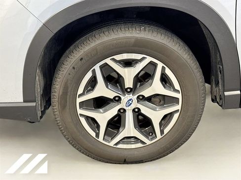 Used 2019 Subaru Forester Premium AWD/4WD image 32