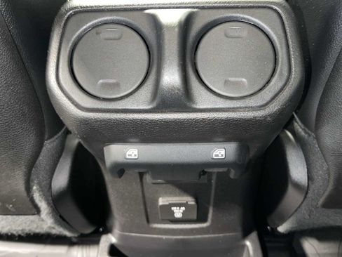 Used 2020 Jeep Wrangler Unlimited Rubicon w/ Dual Top Group AWD/4WD image 25