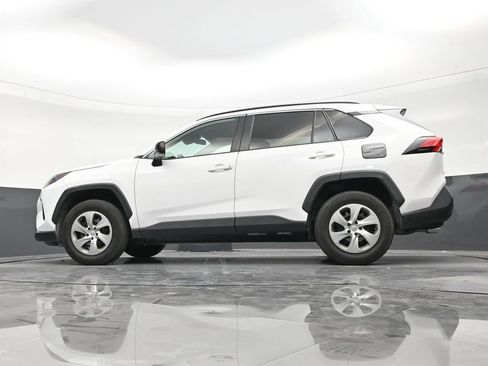 Used 2020 Toyota RAV4 LE FWD image 21