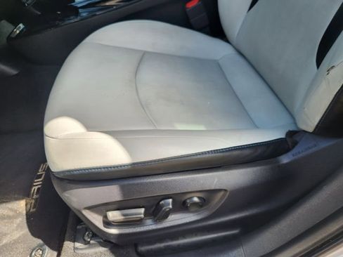 Used 2019 Toyota Prius Limited FWD image 24