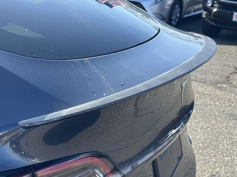 Used 2024 Tesla Model Y Performance image 10