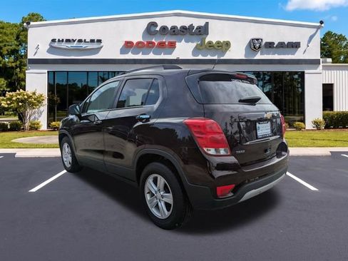 Used 2020 Chevrolet Trax LT w/ LT Convenience Package FWD image 6
