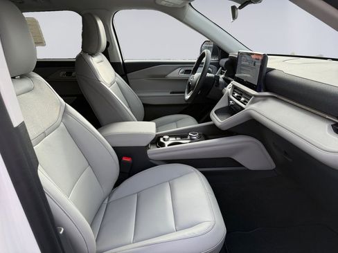 New 2026 Ford Explorer Active w/ Active Comfort Package AWD/4WD image 17
