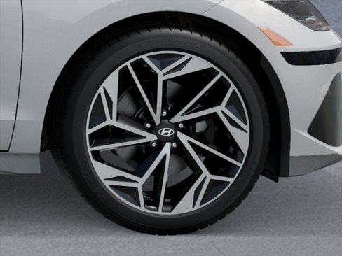 New 2025 Hyundai Ioniq 6 SEL image 8