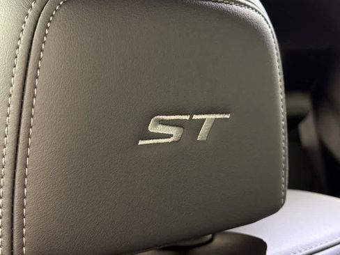 New 2026 Buick Enclave Sport Touring w/ Power Package image 31