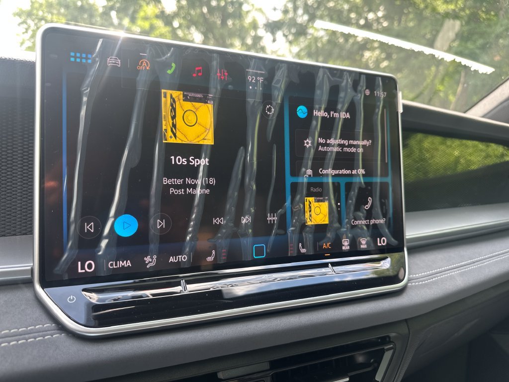 New 2026 Volkswagen Tiguan SE R-Line AWD/4WD image 14