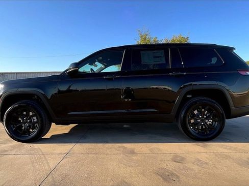 New 2025 Jeep Grand Cherokee L Altitude image 13