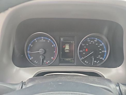 Used 2018 Toyota RAV4 XLE AWD/4WD image 1