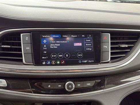 Used 2021 Buick Enclave Essence AWD/4WD image 16