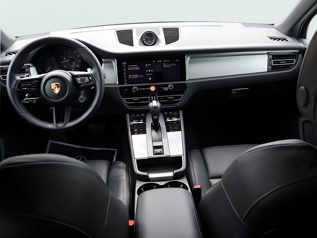 Used 2026 Porsche Macan AWD/4WD image 19
