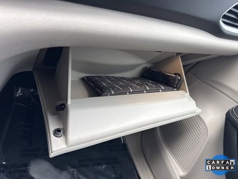 Used 2024 Chrysler Pacifica Touring-L image 33